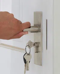 Super Locksmith Service Malibu, CA 310-916-1580 - re-key-locks